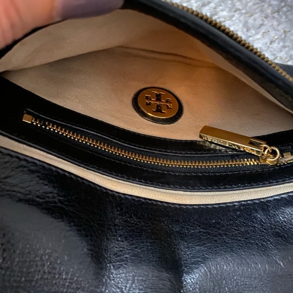 Tory Burch clutch/crossbody leather bag! - Picture 6 of 12